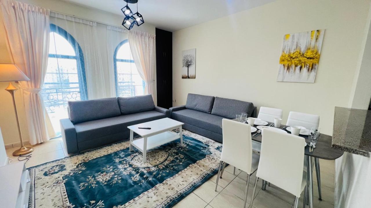Newly Furnished Cozy One Bed Room Apartment 2 Bathroom City View Дубай Екстериор снимка